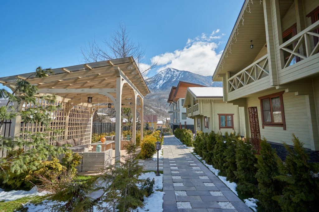 Отель Hills Polyana Hotel в Ейске